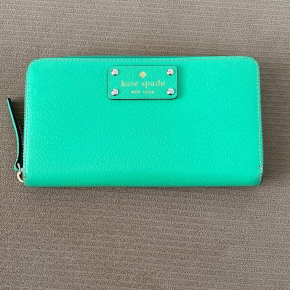 kate spade Handbags - Kate spade Wellesley wallet